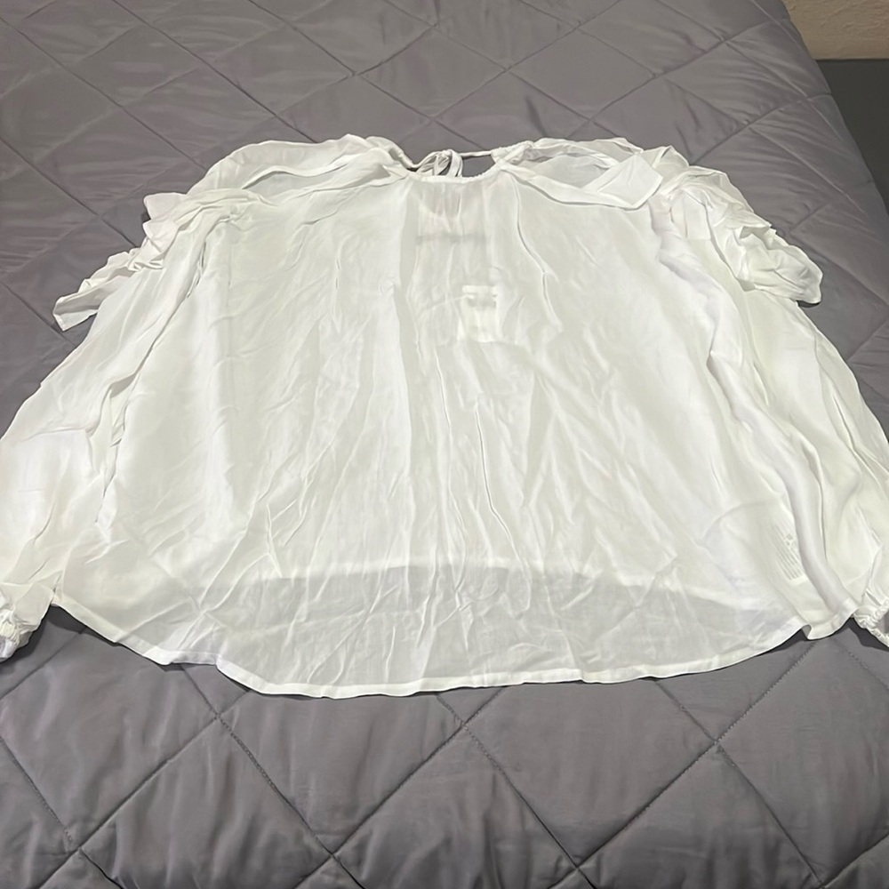 Abercrombie white top